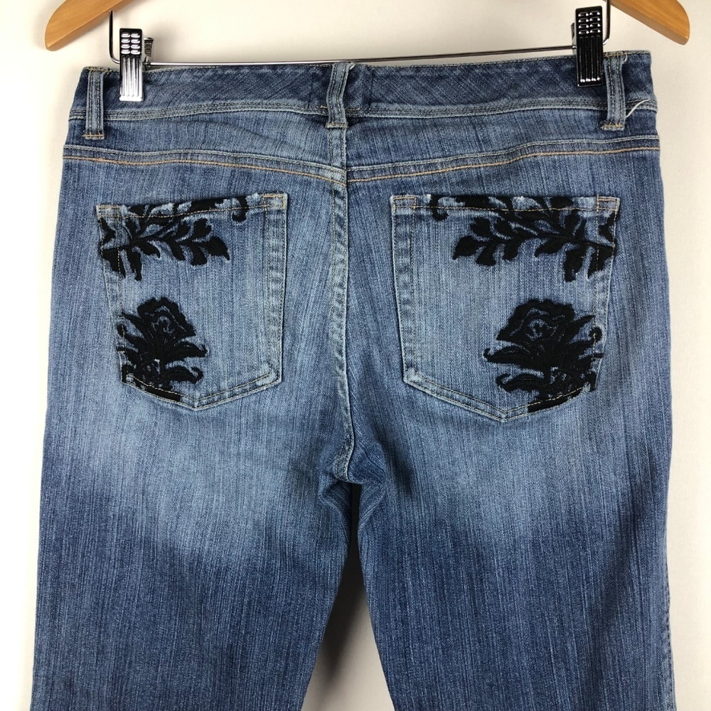 White House Black Market Blanc Bootcut Jeans